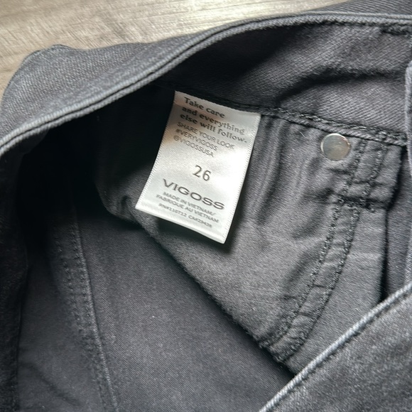 Vigoss Ace Straight Leg Distressed Jeans - 26 - Picture 9 of 9